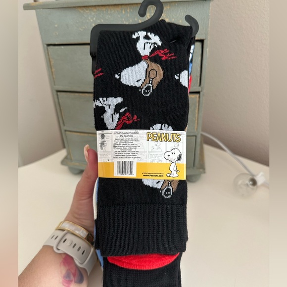 NWT 6pack Snoopy Socks - Picture 5 of 5